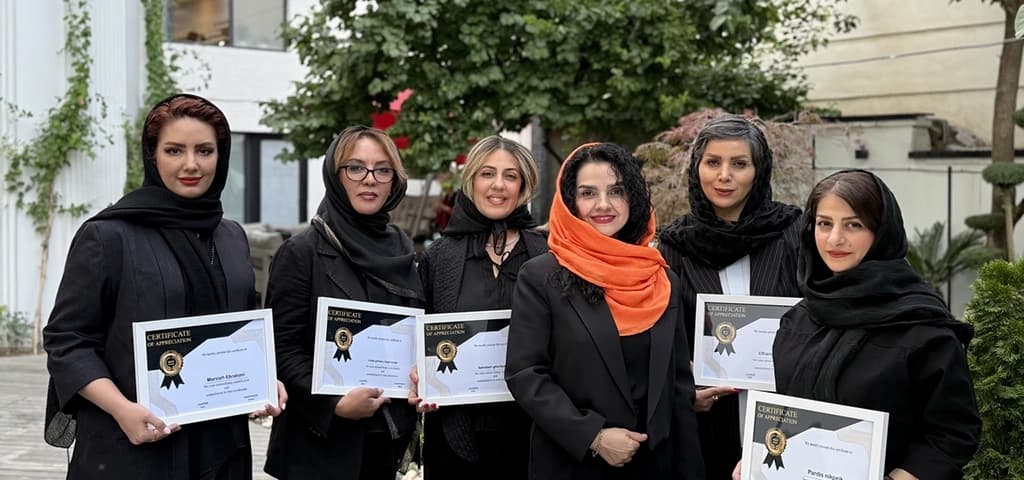 نمایی از آموزشگاه و هنرجویان 1